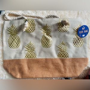 Huge Tote-bag prefect for a vacay or pretty much anywhere! Machine washa…